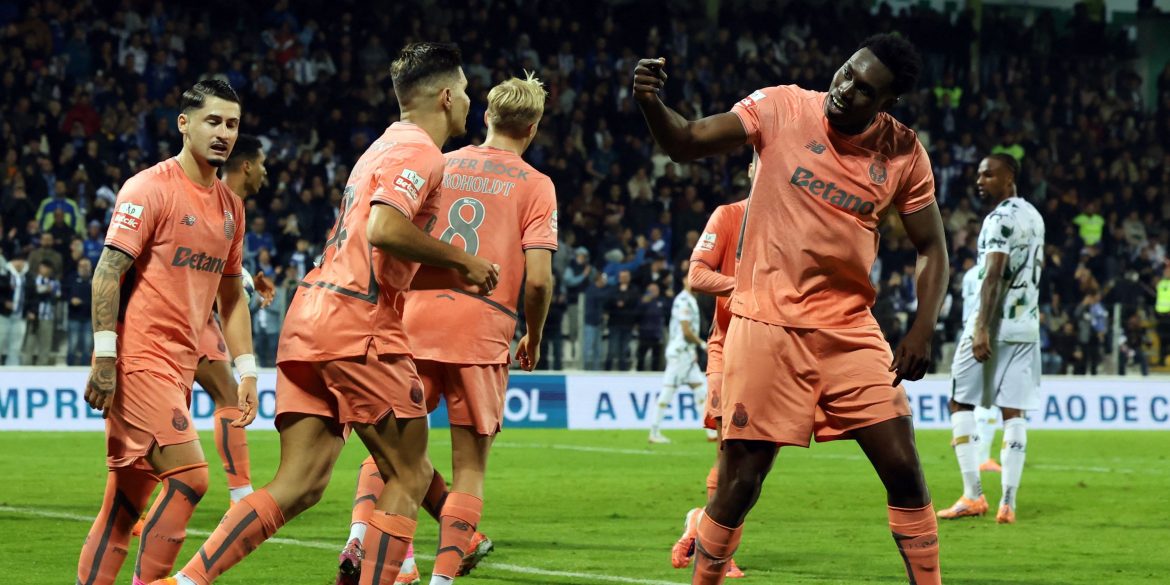 Tottenham leading race for Samu Aghehowa with FC Porto now willing to sell