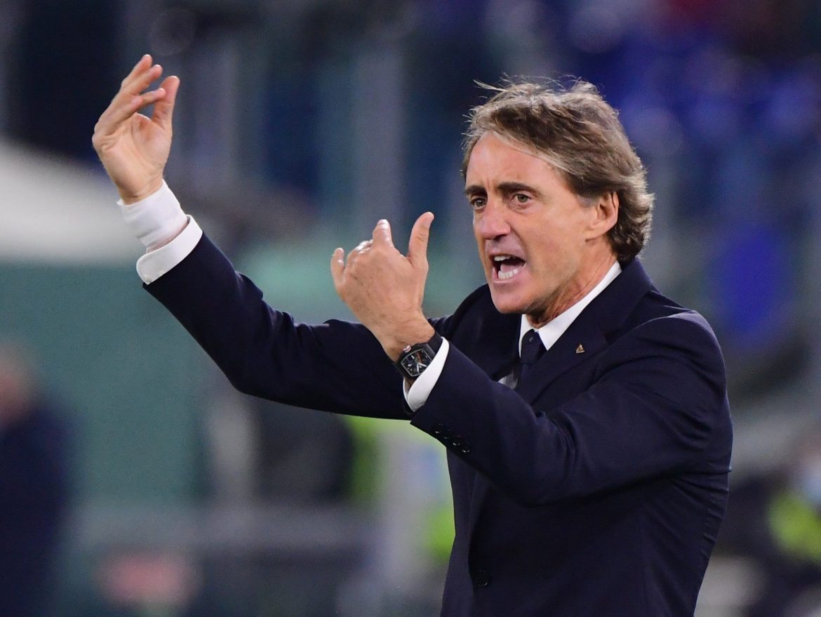 Roberto Mancini linked to Man Utd
